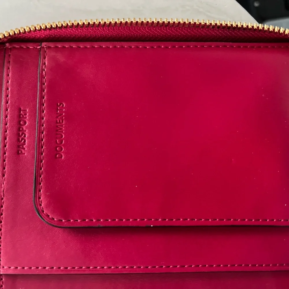 Tumi Hot Pink Zip Wallet with Gold Logo - Picture 8 of 8